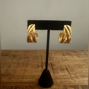 Vintage Gold tone Napier Earrings